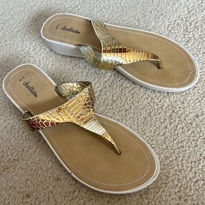 Gold wedge flip flops. Size 9-10